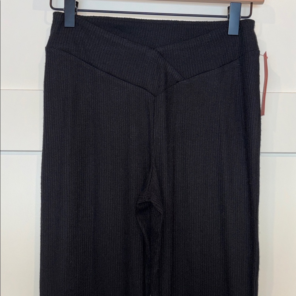 Colsie Ribbed Flare Leggings - Picture 3 of 9